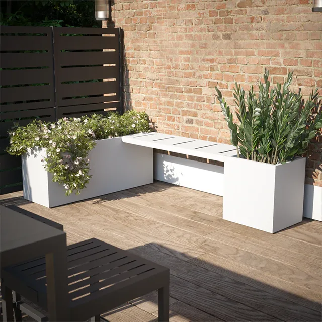 Fitur kursi luar ruangan.